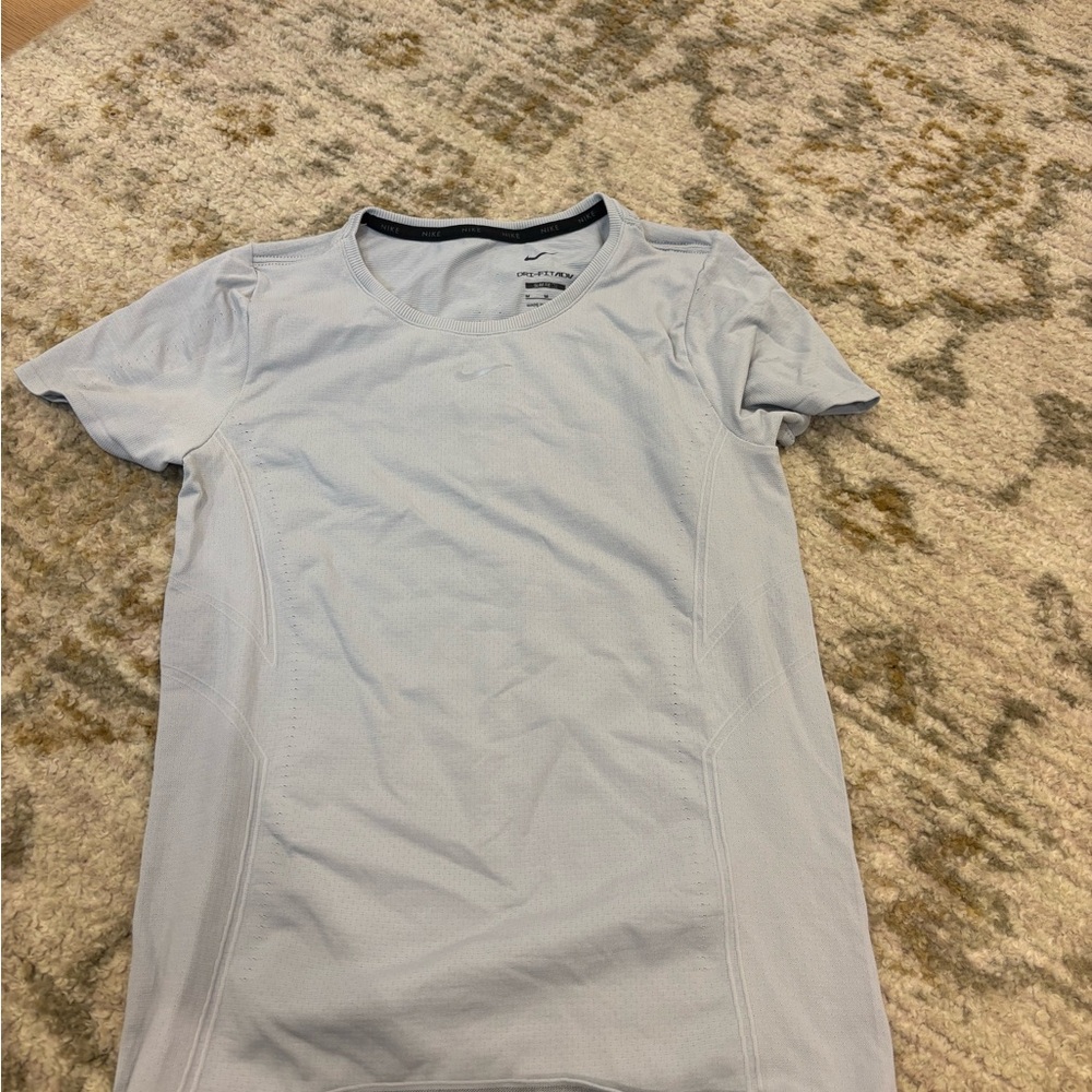 Nike women’s Light Gray top